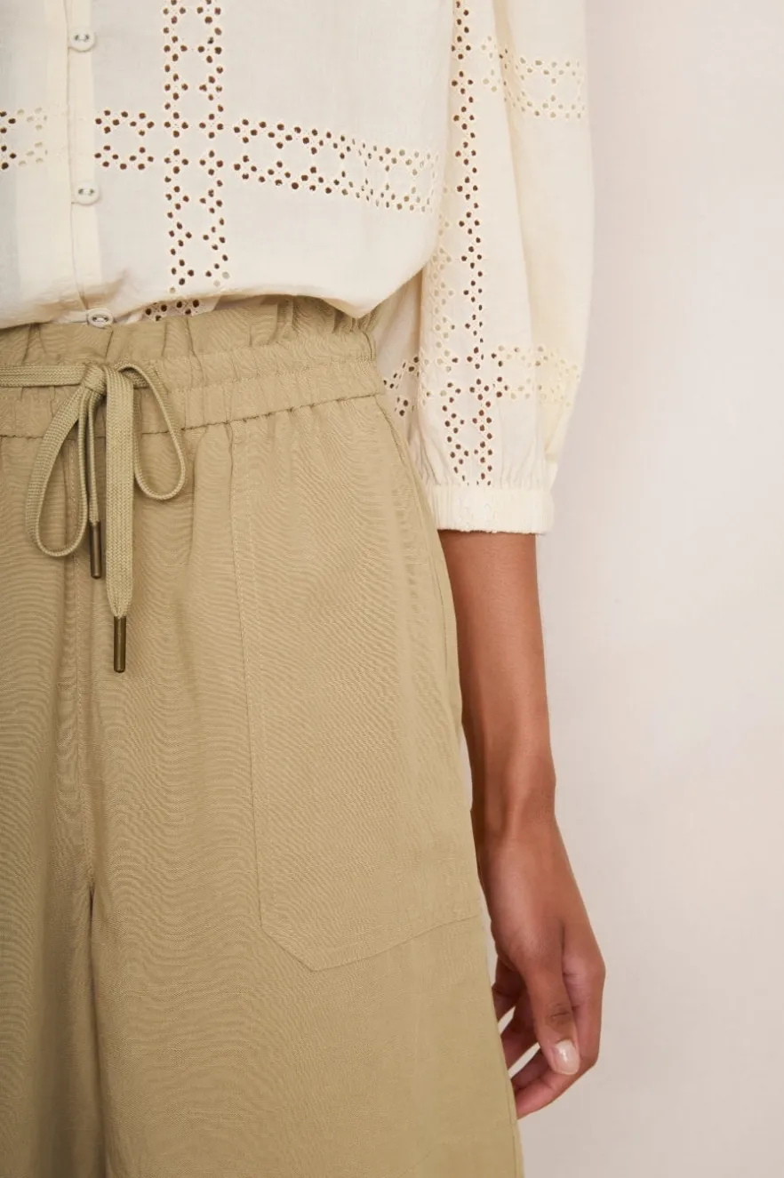 WYSE London Shorts-Aniyah Cargo Short - Sand