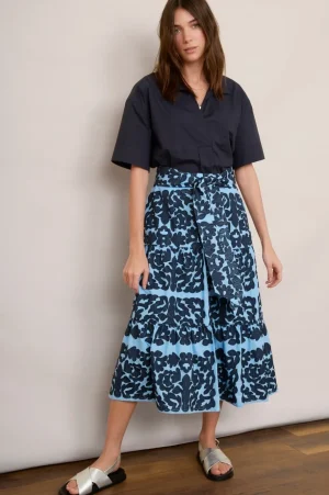 WYSE London Occasionwear-Brodie Embroidered Skirt - Blue/Midnight